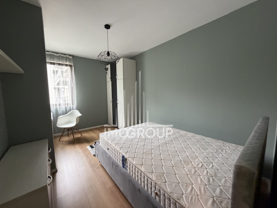 Apartament 3 camere,80 mp, 2 bai, balcon, parcare RIviera, langa  Iulius Mall.