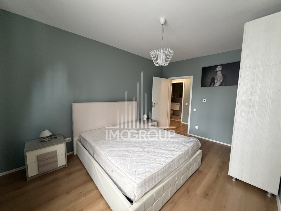Apartament 3 camere,80 mp, 2 bai, balcon, parcare RIviera, langa  Iulius Mall.