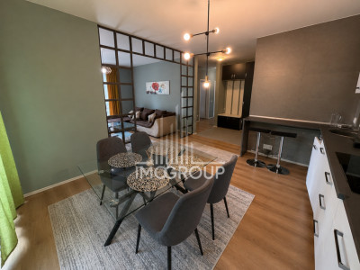 Apartament 3 camere,80 mp, 2 bai, balcon, parcare RIviera, langa  Iulius Mall.