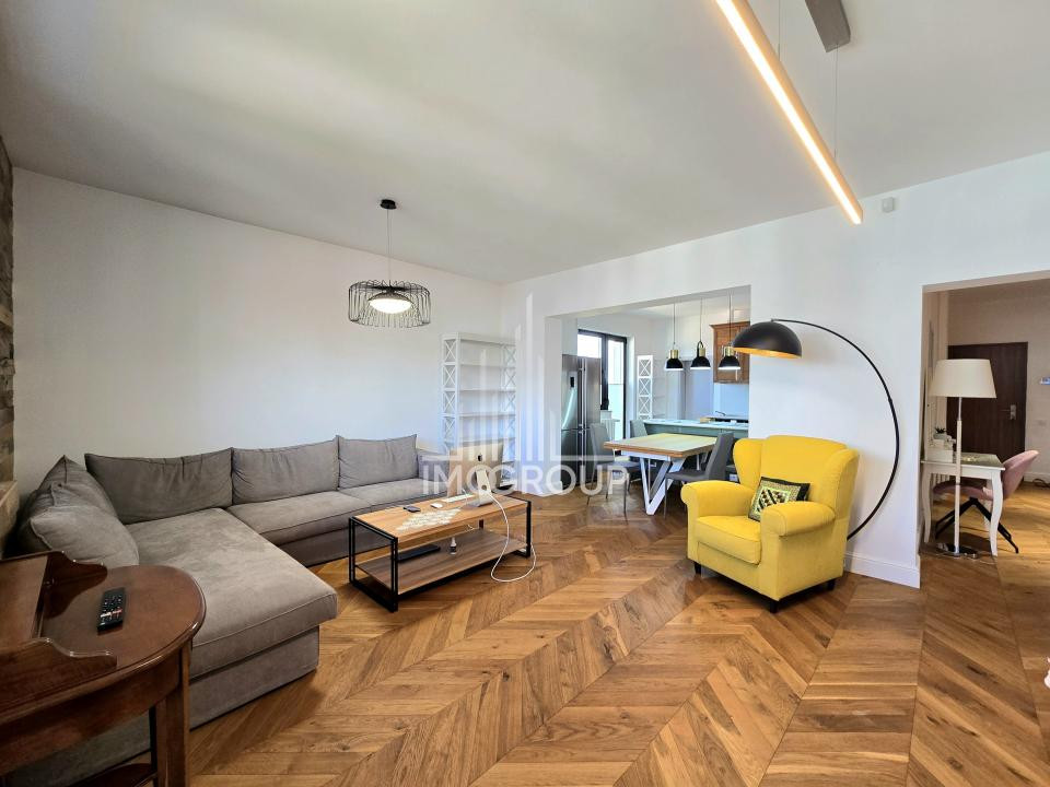 Apartament de lux 4 camere de închiriat – lângă UMF și Casa de Cultură
