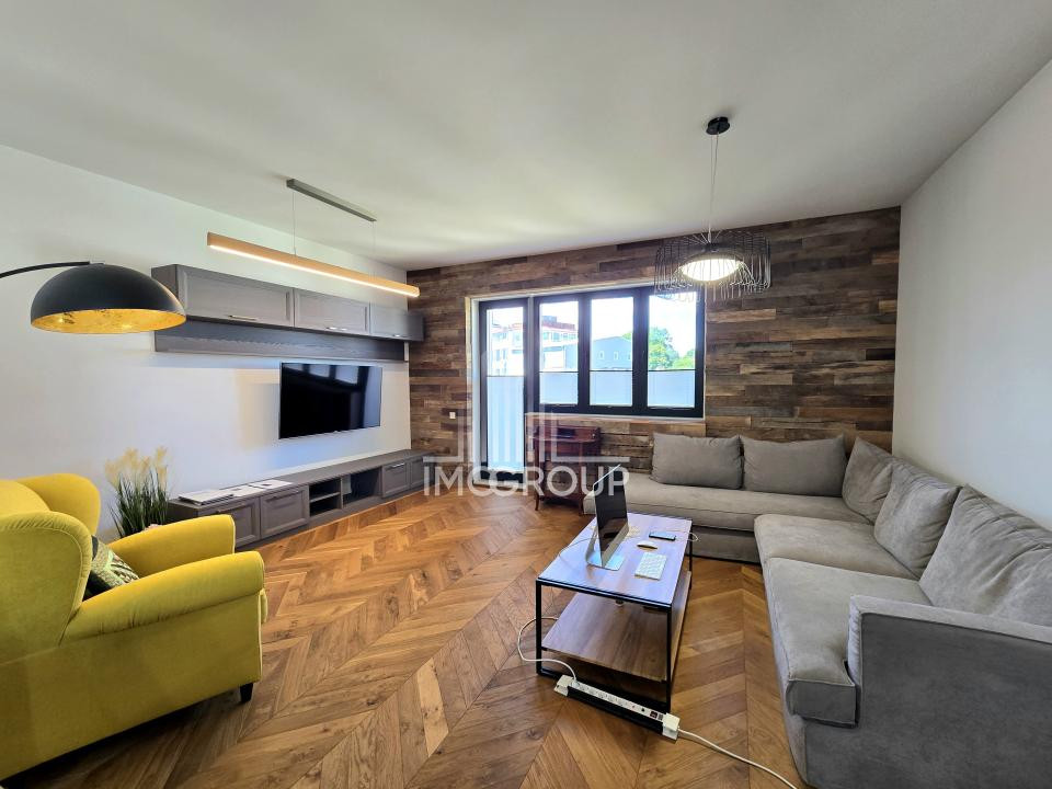 Apartament de lux 4 camere de închiriat – lângă UMF și Casa de Cultură