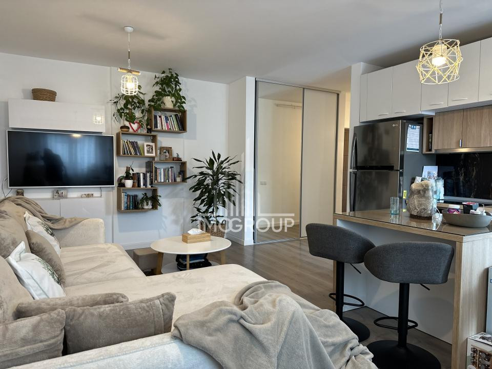 Apartament modern cu 2 camere, balcon și parcare | Zona Subcetate 