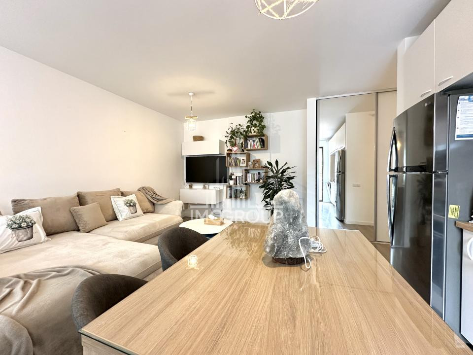 Apartament modern cu 2 camere, balcon și parcare | Zona Subcetate 