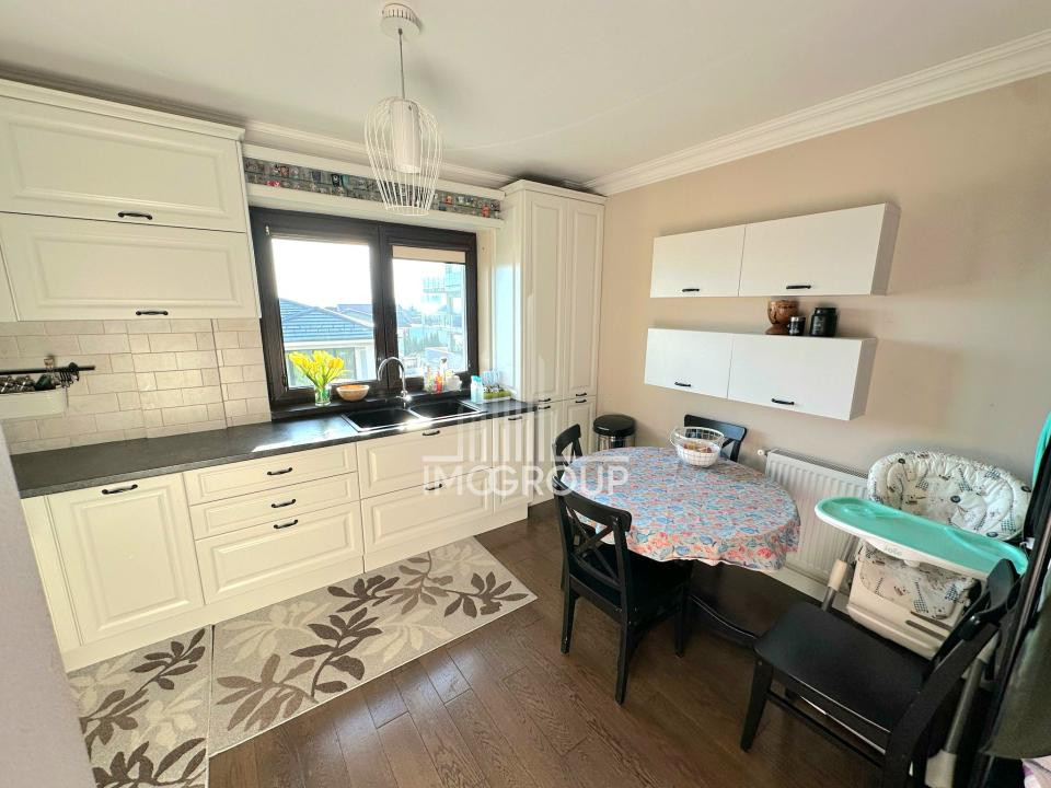Apartament modern cu 3 camere de închiriat | Europa | 77 mp | 2 parcări 