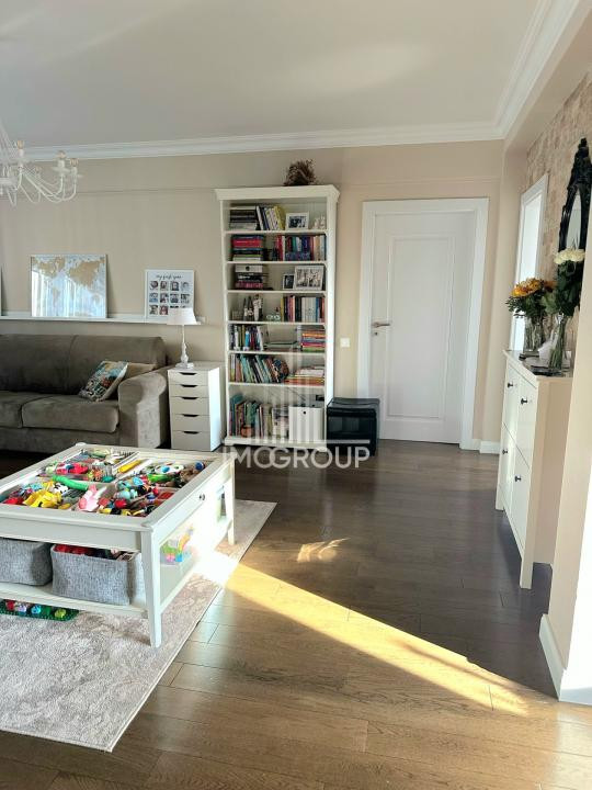 Apartament modern cu 3 camere de închiriat | Europa | 77 mp | 2 parcări 