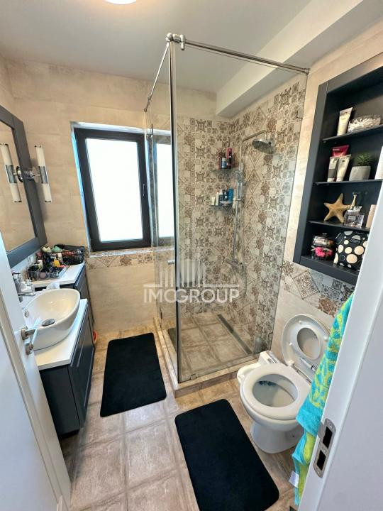 Apartament modern cu 3 camere de închiriat | Europa | 77 mp | 2 parcări 