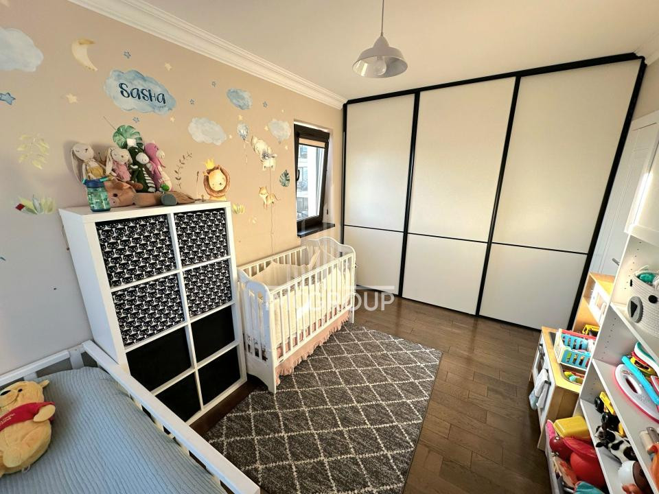 Apartament modern cu 3 camere de închiriat | Europa | 77 mp | 2 parcări 