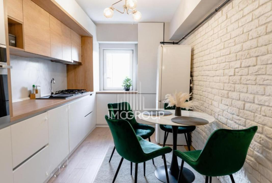 Apartament 3 camere si 2 bai de inchiriat pe str Observatorului, parcare