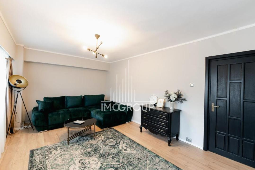 Apartament 3 camere si 2 bai de inchiriat pe str Observatorului, parcare