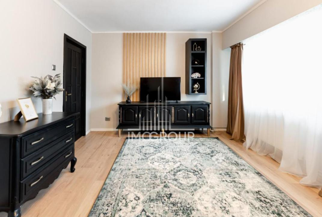 Apartament 3 camere si 2 bai de inchiriat pe str Observatorului, parcare