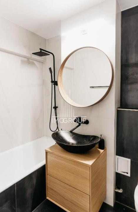 Apartament 3 camere si 2 bai de inchiriat pe str Observatorului, parcare