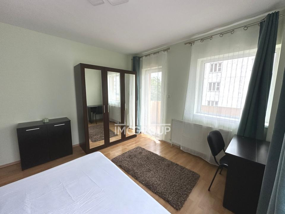 Apartament cu 3 camere de inchiriat in zona Semicentrala