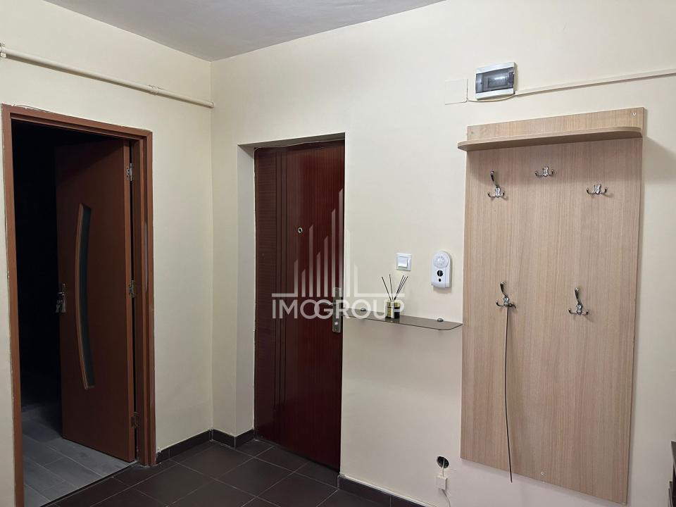 Apartament cu 3 camere de inchiriat in zona Semicentrala