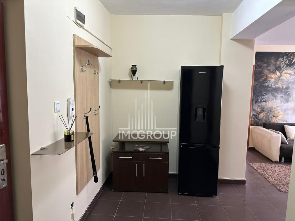 Apartament cu 3 camere de inchiriat in zona Semicentrala