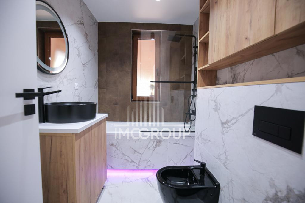 De inchiriat apartament 2 camere Iulius Mall parcare terasa premium