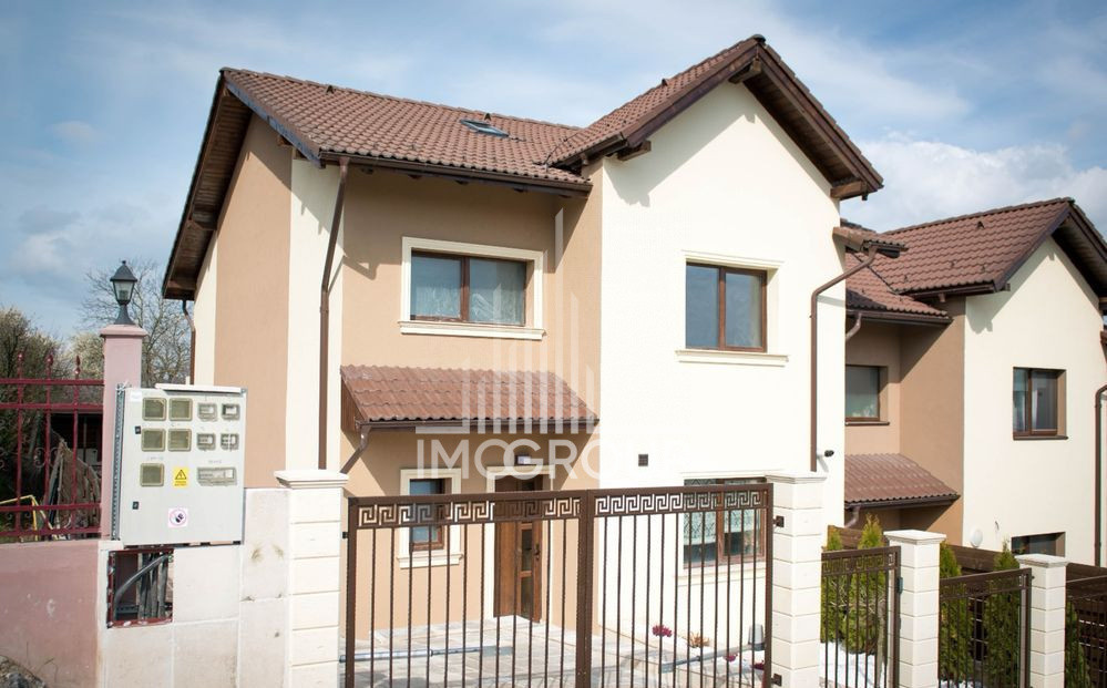 Casă individuală cu 4 camere lux de închiriat în Gruia – Piscina