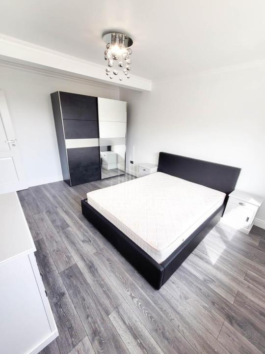 Casă individuală cu 4 camere lux de închiriat în Gruia – Piscina