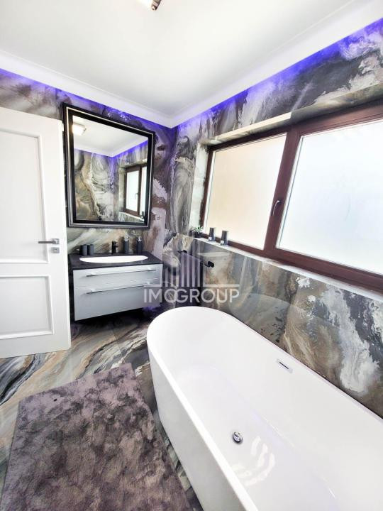 Casă individuală cu 4 camere lux de închiriat în Gruia – Piscina