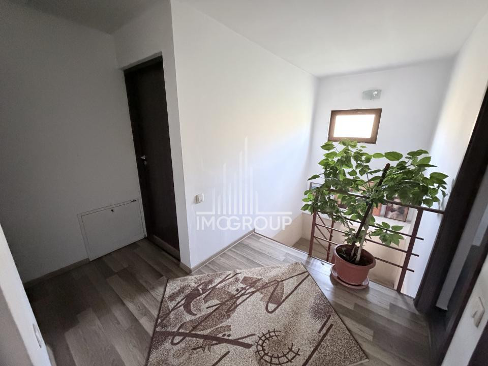 Casa individuala,  601 mp teren, zona retrasa, la intrare in Dezmir