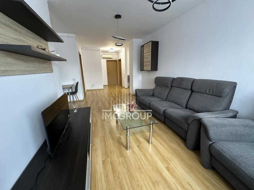 Apartament de inchiriat 3 camere, 2 bai , Piata Mihai Viteazul