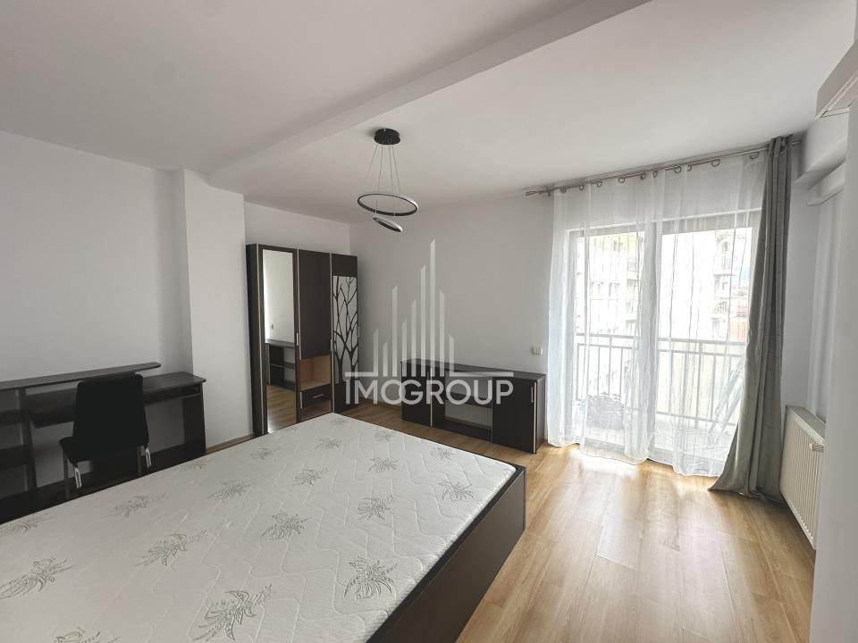 Apartament de inchiriat 3 camere, 2 bai , Piata Mihai Viteazul