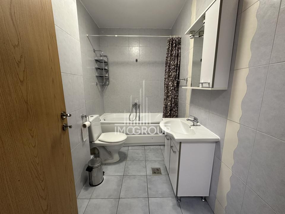 Apartament de inchiriat 3 camere, 2 bai , Piata Mihai Viteazul