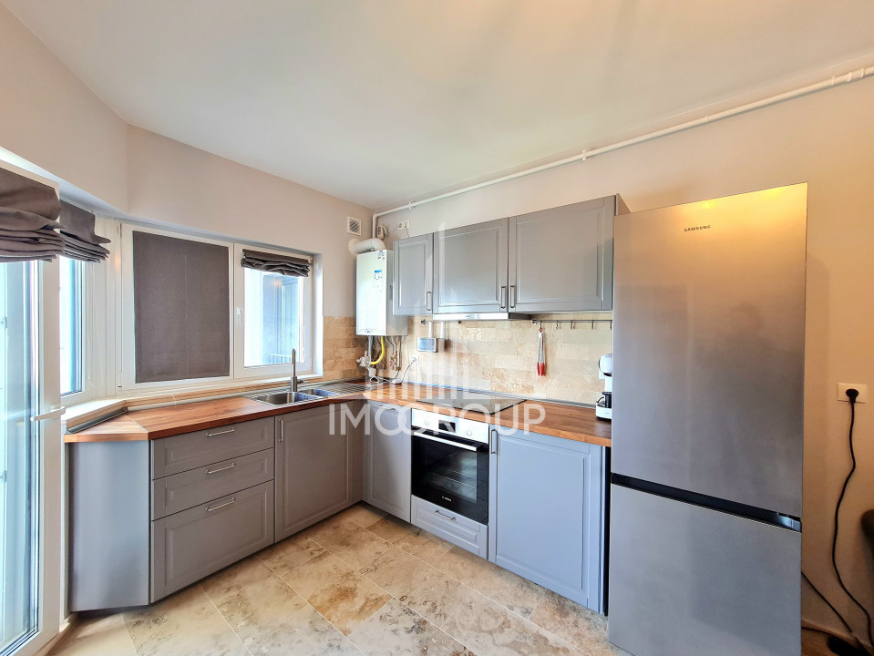 De inchiriat apartament 2 camere , dressing, AC, parcare