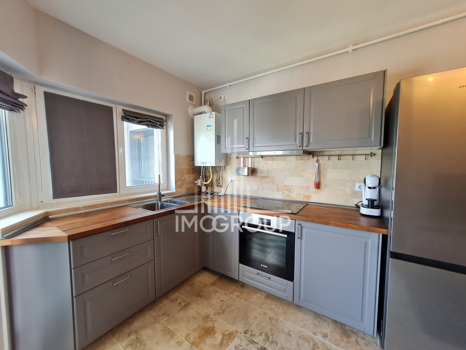 De inchiriat apartament 2 camere , dressing, AC, parcare