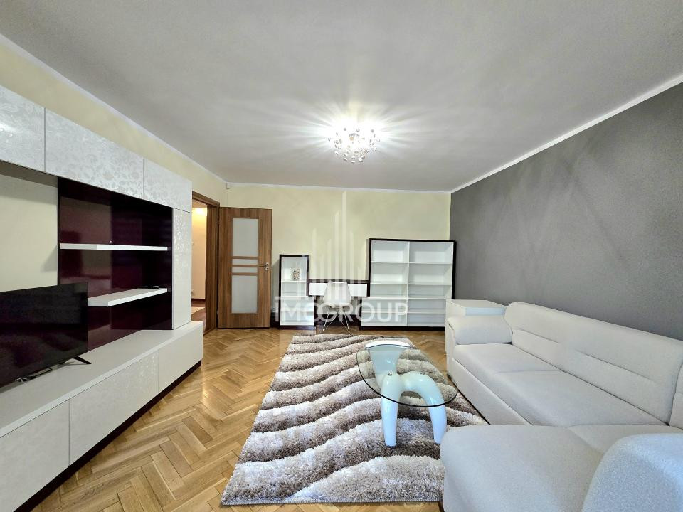 Apartament de inchiriat 3 camere & 2 bai, parcare, Zorilor - UMF