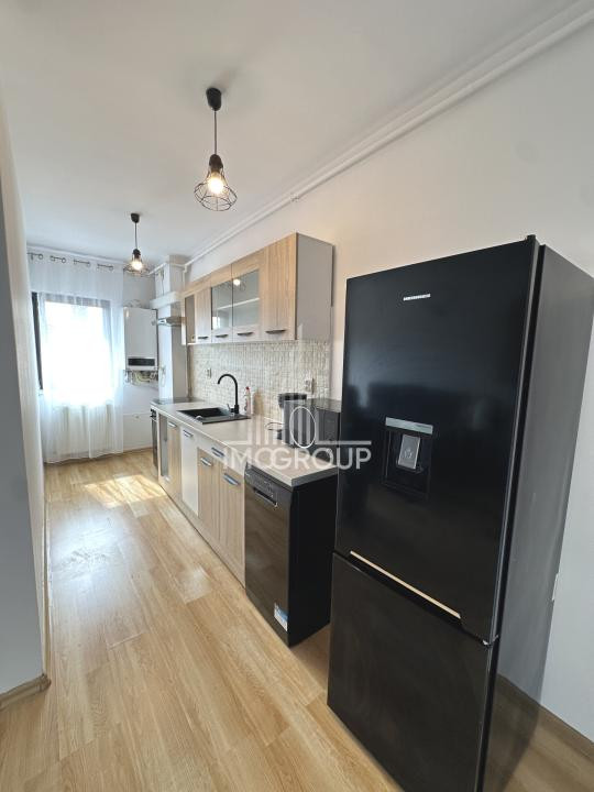 Apartament de inchiriat 3 camere, 2 bai , Piata Mihai Viteazul