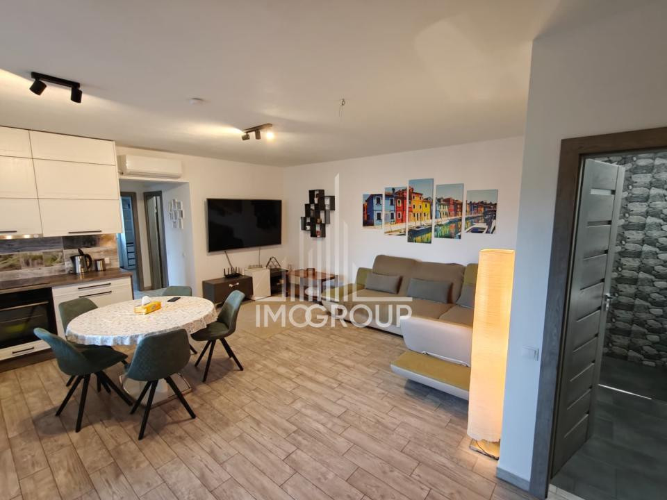 Apartament 3 camere de închiriat , 2 bai , Centru- Piata Mihai Viteazu