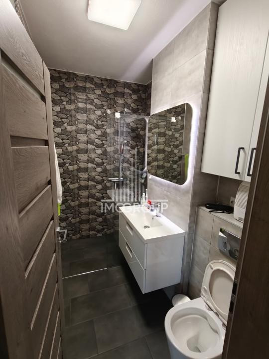 Apartament 3 camere de închiriat , 2 bai , Centru- Piata Mihai Viteazu