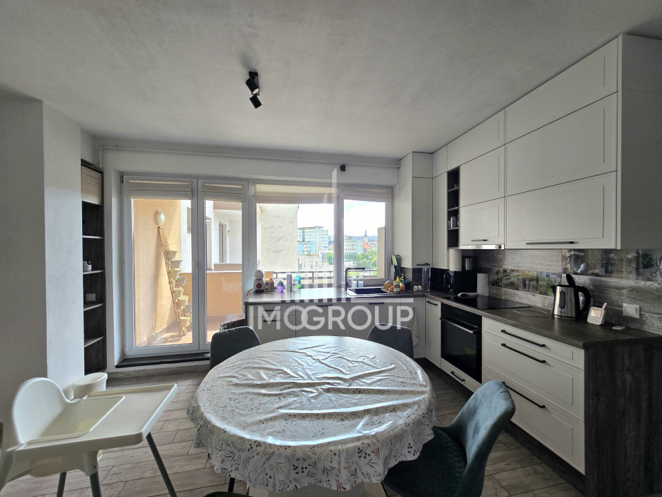 Apartament 3 camere de închiriat , 2 bai , Centru- Piata Mihai Viteazu