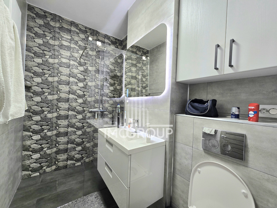 Apartament 3 camere de închiriat , 2 bai , Centru- Piata Mihai Viteazu