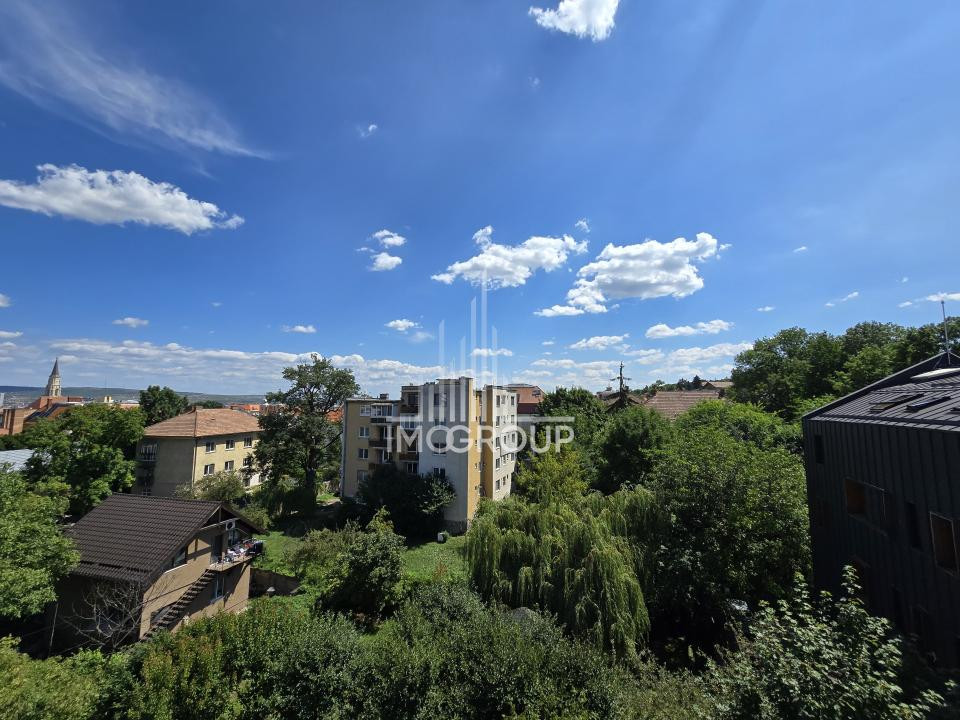 Apartament de lux 4 camere de închiriat – lângă UMF și Casa de Cultură