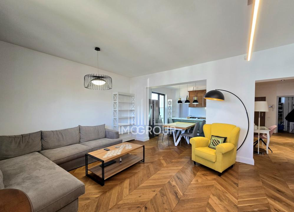 Apartament de lux 4 camere de închiriat – lângă UMF și Casa de Cultură