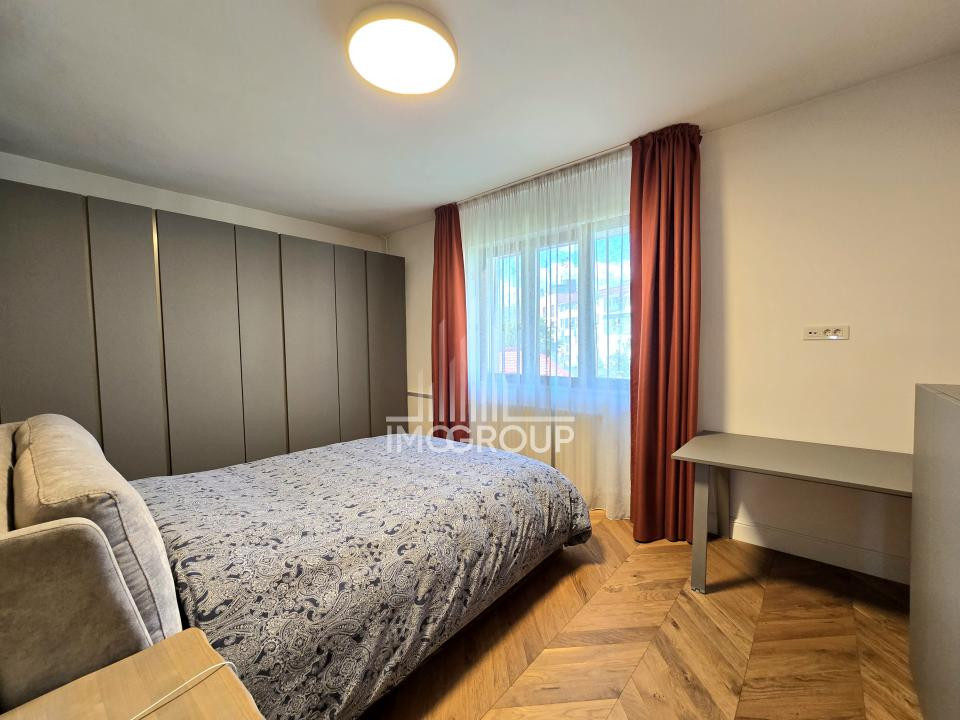 Apartament de lux 4 camere de închiriat – lângă UMF și Casa de Cultură