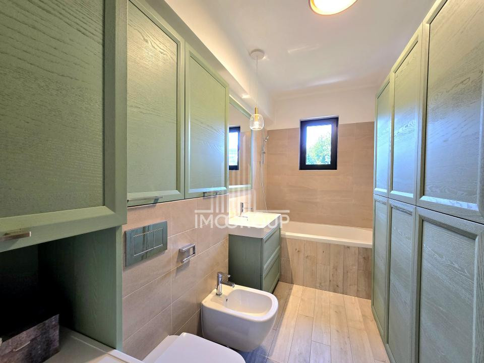Apartament de lux 4 camere de închiriat – lângă UMF și Casa de Cultură
