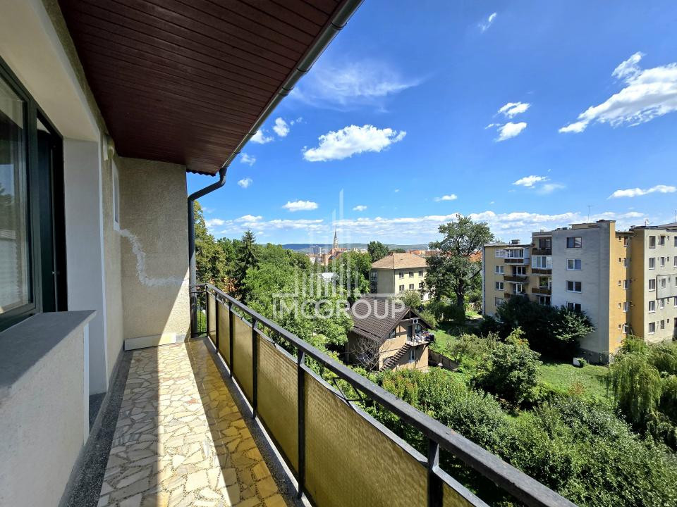 Apartament de lux 4 camere de închiriat – lângă UMF și Casa de Cultură