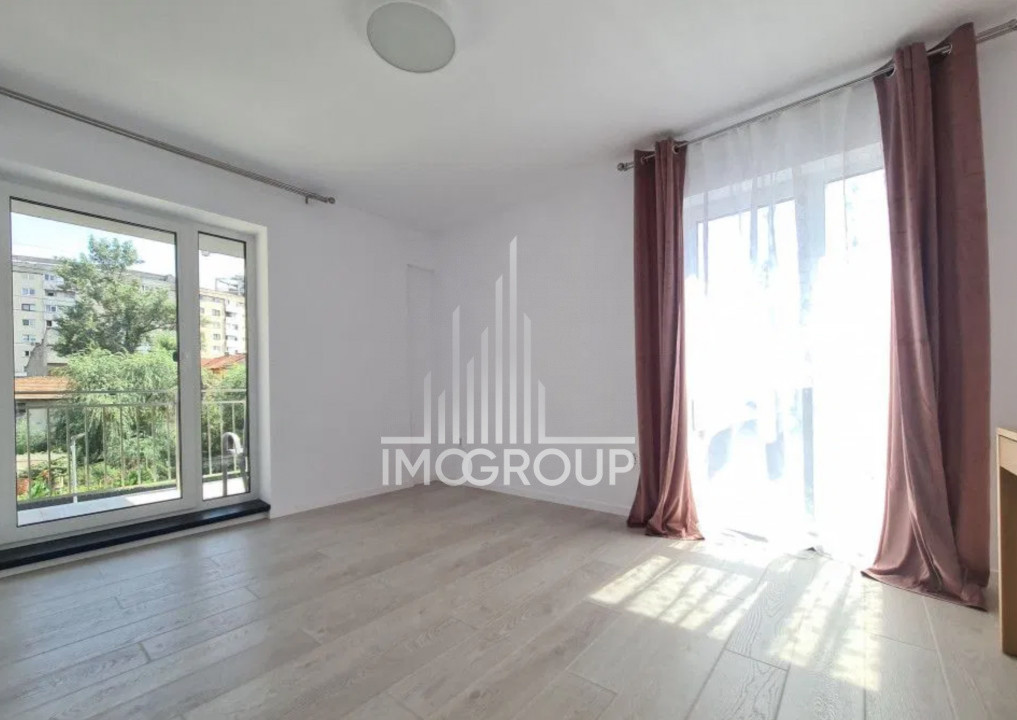 Apartament 3 camere si 2 bai de inchiriat, parcare, 80mp, Centru
