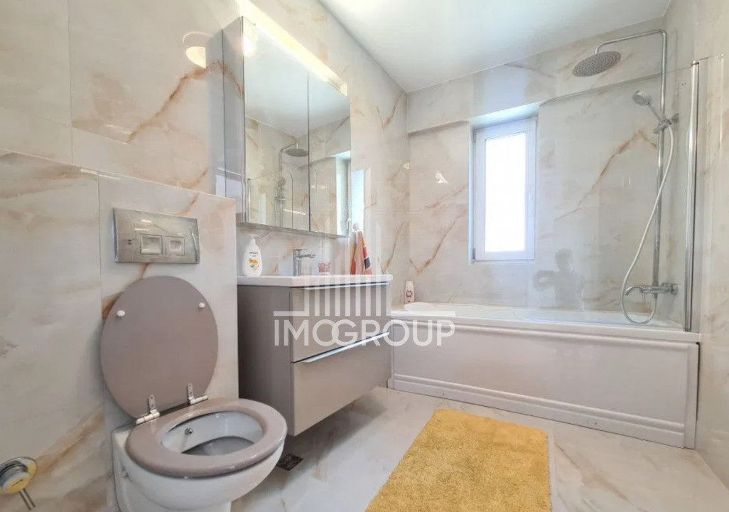 Apartament 3 camere si 2 bai de inchiriat, parcare, 80mp, Centru