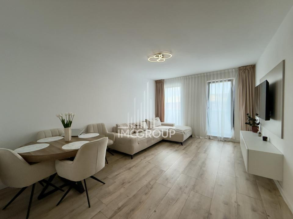 Apartament cu 3 camere | 2 bai | str. Catanelor | Terasă | Panouri | Parcare