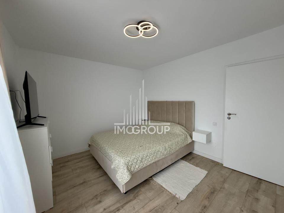 Apartament cu 3 camere | 2 bai | str. Catanelor | Terasă | Panouri | Parcare