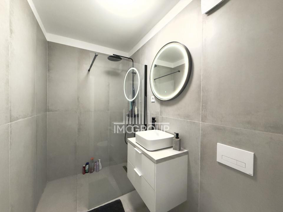 Apartament cu 3 camere | 2 bai | str. Catanelor | Terasă | Panouri | Parcare
