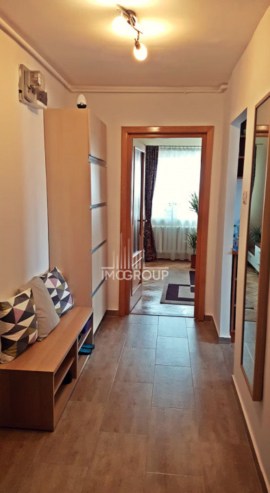 Apartament cu 2 camere de vanzare, parcare, Titulescu 