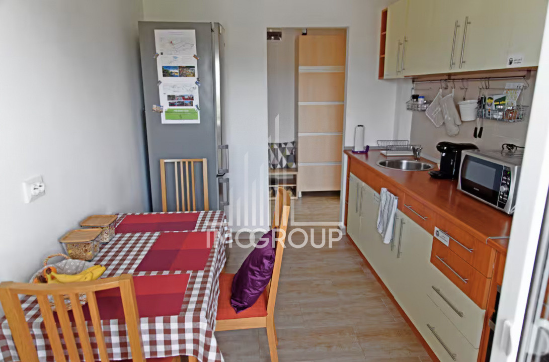 Apartament cu 2 camere de vanzare, parcare, Titulescu 