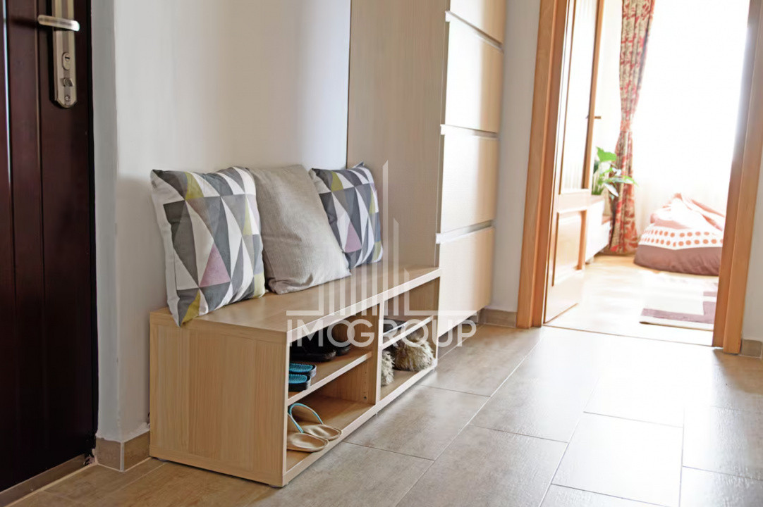 Apartament cu 2 camere de vanzare, parcare, Titulescu 