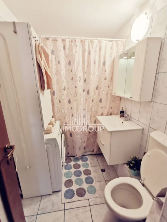 Apartament cu 2 camere de vanzare, parcare, Titulescu 