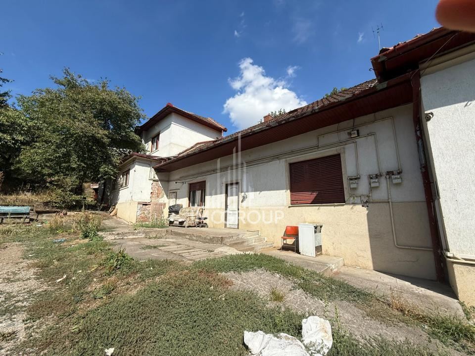 Casă de închiriat, formată din 3 apartamente – zona Oașului