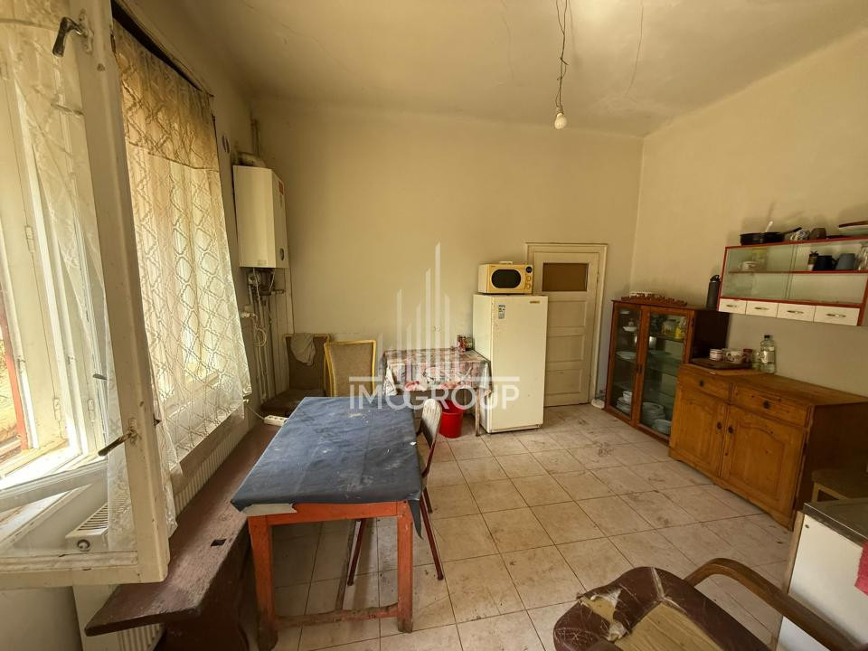Casă de închiriat, formată din 3 apartamente – zona Oașului